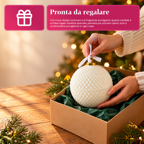 Candela Profumata in Vetro Decorato a Forma di Sfera o Albero – Fragranze Pino, Cannella e Vaniglia – Contenitore Riutilizzabile