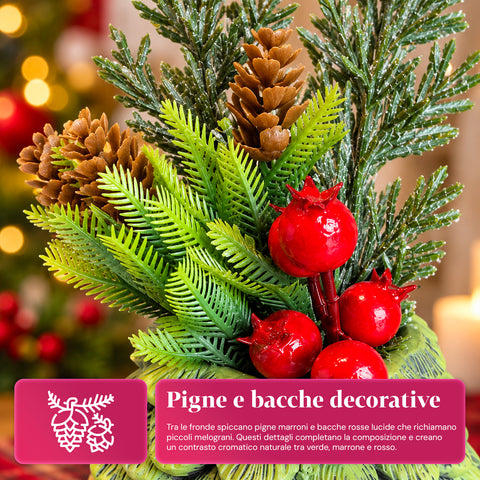 20 cm-es dísznövény kis fával, asztali karácsonyi dekoráció tobozokkal, piros bogyókkal és domború masnival, 2 változatban: piros és arany