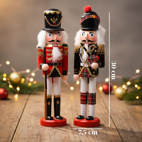 Set 2 Schiaccianoci in Legno – Stile Inglese e Scozzese Dipinti a Mano