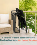 Tavolo da balcone pieghevole completamente chiuso in posizione salvaspazio, struttura in acciaio verniciato nero