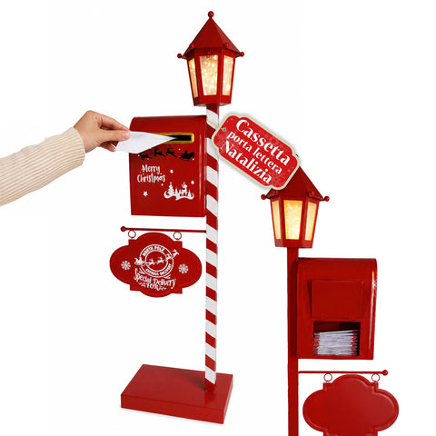 DeerPost karácsonyi postaláda LED-lámpással és hátsó ajtóval, fémből készült dekoráció függő táblával, 92,5 cm magas