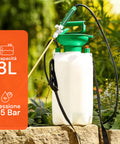 Pompa irroratrice 8L con capacità e pressione 4,5 bar, ugello regolabile per getto pieno o nebulizzazione, ideale per orti e giardini